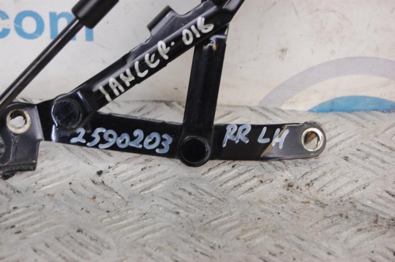 Петля крышки багажника левая LANCER X 10 15-17 2016 Седан 2.0 Петля крышки багажника левая LANCER X 10 15-17 2016 Седан 2.0