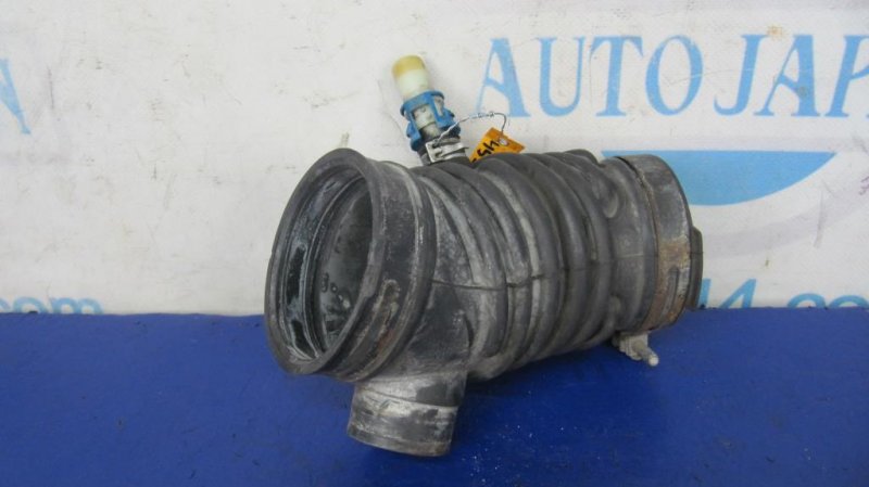 Патрубок воздушного фильтра MAZDA 3 BK 03-08 Седан 2.0