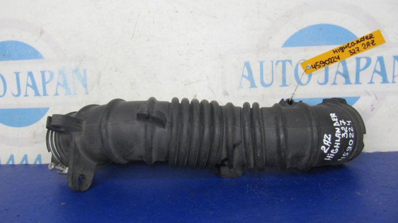 Патрубок воздушного фильтра TOYOTA HIGHLANDER 01-07 2006 ACU20 2.4 2AZFE 17880-28170 Б/У