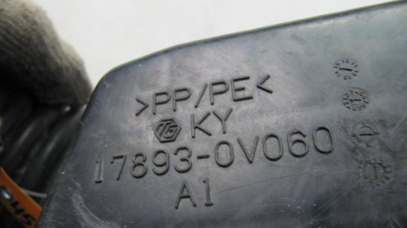 Патрубок воздушного фильтра TOYOTA CAMRY 55 14-17 ASV50 2.5 2ARFE Патрубок воздушного фильтра TOYOTA CAMRY 55 14-17 ASV50 2.5 2ARFE