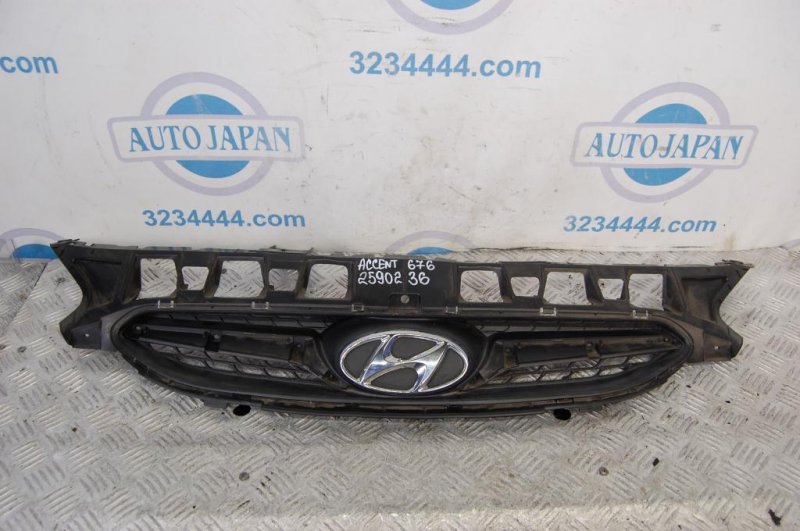 Решетка радиатора HYUNDAI ACCENT RB 10- 2013 Хетчбек 1.6 86350-1R100 Б/У