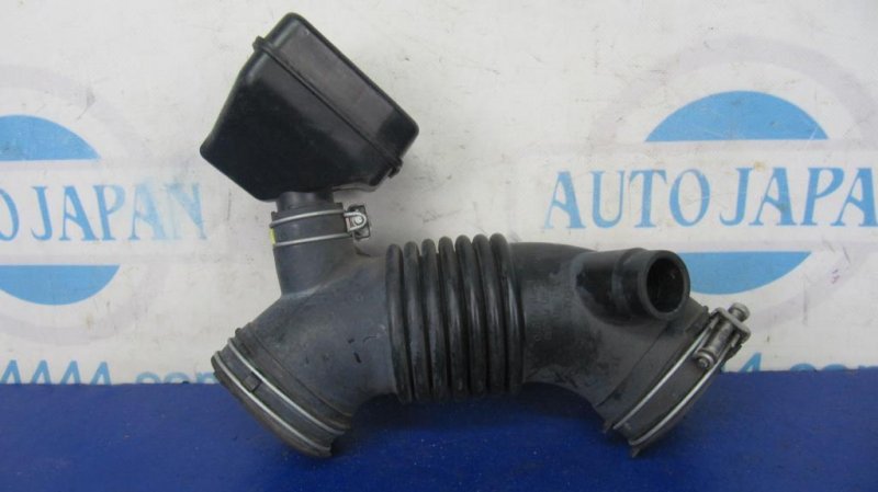 Запчасть патрубок воздушного фильтра TOYOTA CAMRY 55 14-17 17880-0V080 Б/У Патрубок воздушного фильтра TOYOTA CAMRY 55 14-17 17880-0V080 Б/У