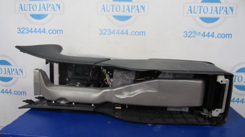 Подлокотник M25/M37/M56/Q70/M35H 10-16 2013 Седан 3.7 VQ37VHR Подлокотник M25/M37/M56/Q70/M35H 10-16 2013 Седан 3.7 VQ37VHR