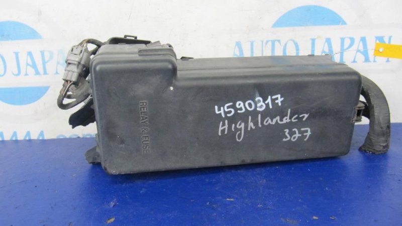Блок предохранителей моторный отсек HIGHLANDER 01-07 2006 ACU20 2.4 2AZFE Блок предохранителей моторный отсек HIGHLANDER 01-07 2006 ACU20 2.4 2AZFE