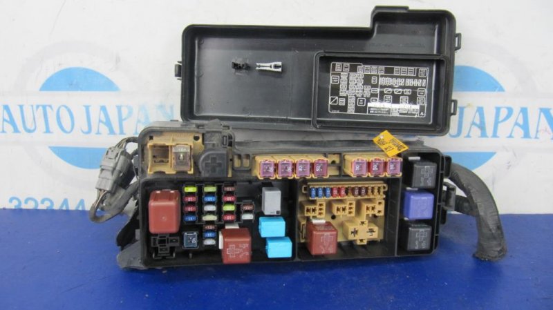 Запчасть блок предохранителей моторный отсек TOYOTA HIGHLANDER 01-07 2006 ACU20 2.4 2AZFE 82720-48021 Б/У Блок предохранителей моторный отсек TOYOTA HIGHLANDER 01-07 2006 ACU20 2.4 2AZFE 82720-48021 Б/У