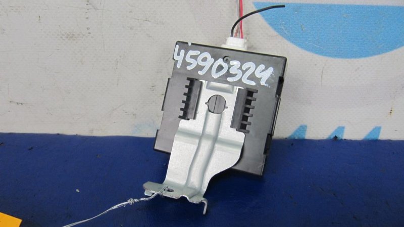 Блок управления центральным замком INFINITI M25/M37/M56/Q70/M35H 10-16 2013 Седан 3.7 VQ37VHR 28595-1MF1A Б/У