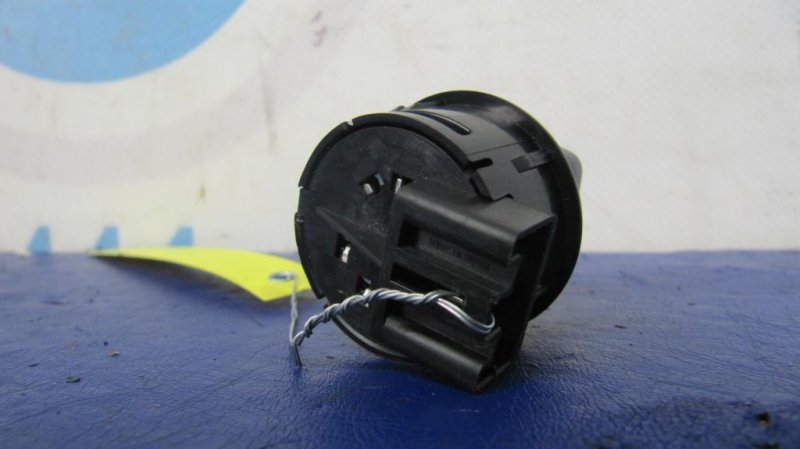 Кнопка регулировки рулевой колонки INFINITI M25/M37/M56/Q70/M35H 10-16 Седан 3.7 VQ37VHR