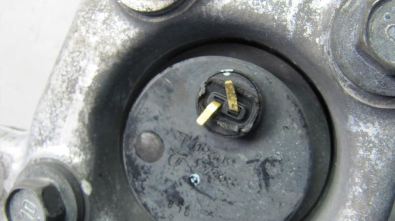 Ступица передняя левая IS250/350 05-13 2010 Седан 2.5