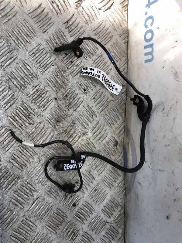 Датчик ABS передний правый MITSUBISHI OUTLANDER XL 05-13 2007 Внедорожник 3.0 4670A576 Б/У