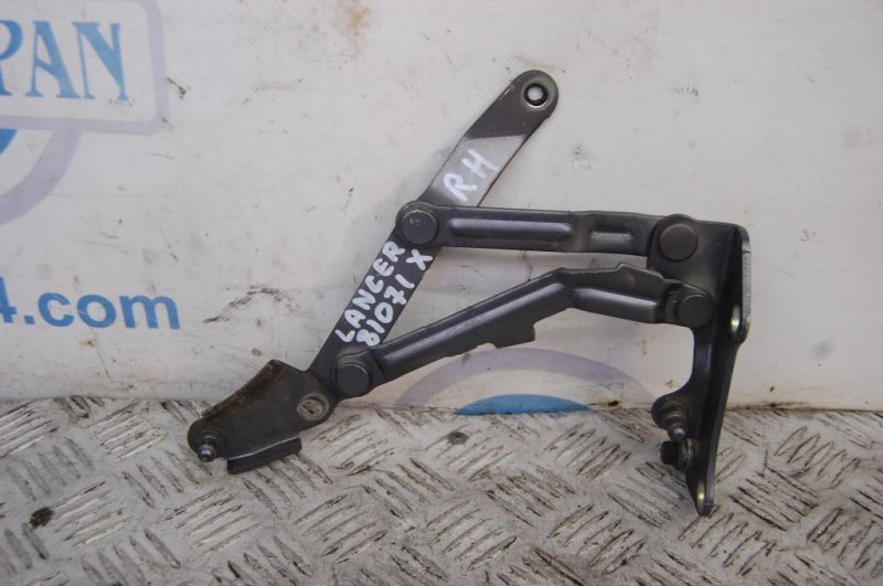 Запчасть петля крышки багажника правая MITSUBISHI LANCER X 10 15-17 5923A014 Б/У Петля крышки багажника правая MITSUBISHI LANCER X 10 15-17 5923A014 Б/У