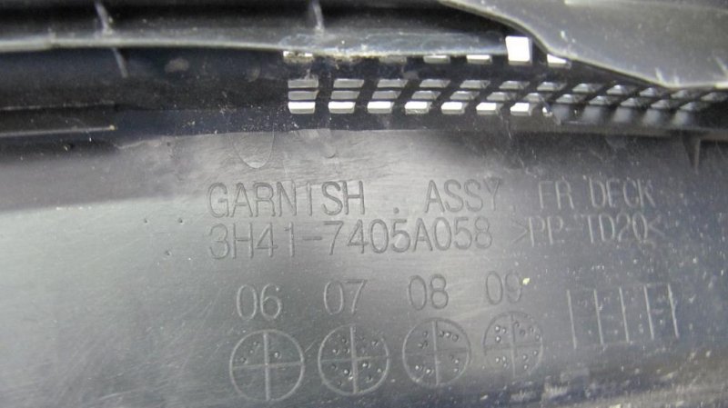 Пластик под лобовое стекло / Жабо LANCER X 10 15-17 2016 Седан 2.0