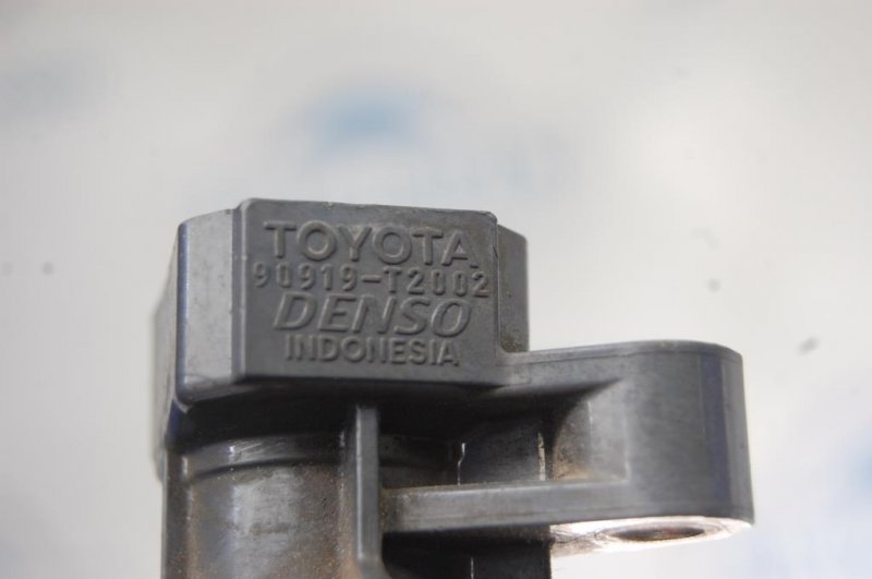 Катушка зажигания TOYOTA AVENSIS 03-08