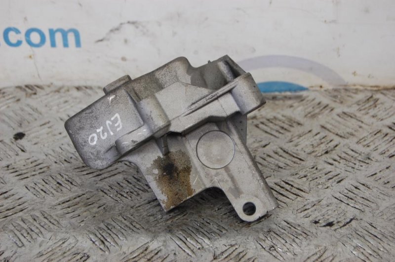 Кронштейн насоса ГУР IMPREZA 07-11 GE/GH