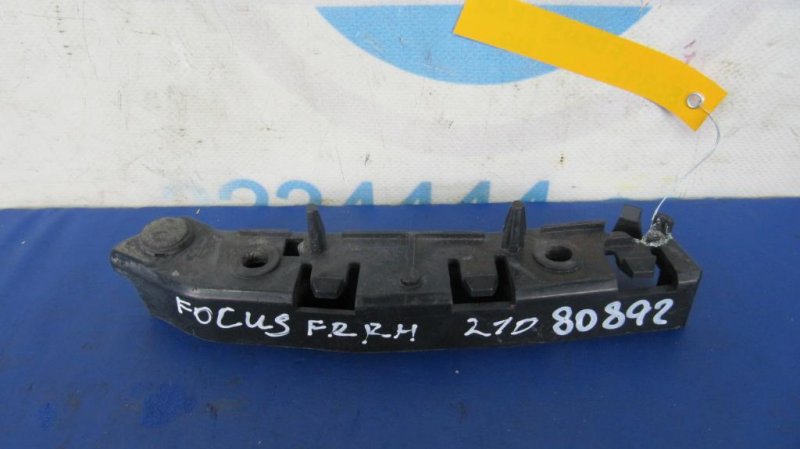 Кронштейн переднего бампера передний правый FORD FOCUS 10-18 BM51-170958-AE Б/У