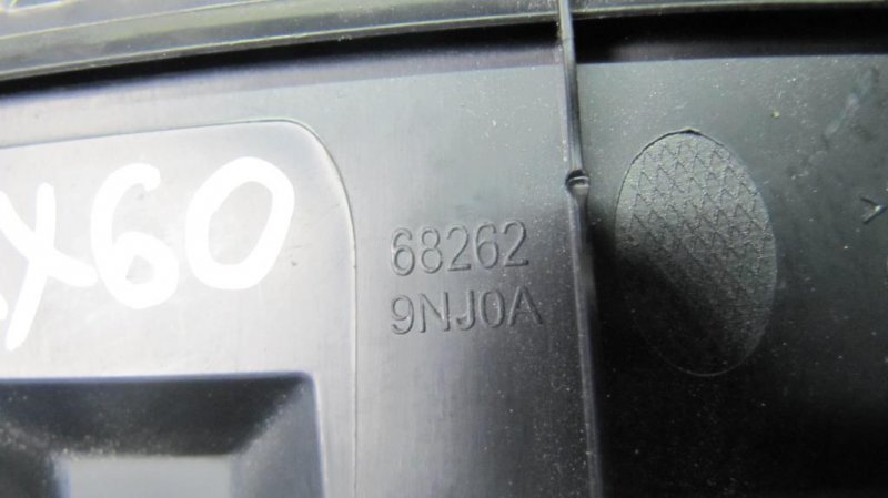 Накладка торпедо центр. QX60/JX35 12-20