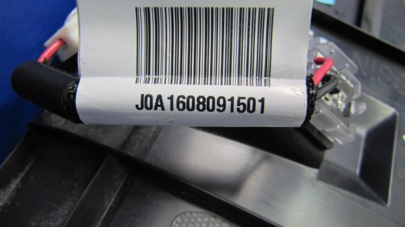 Накладка торпедо центр. QX60/JX35 12-20