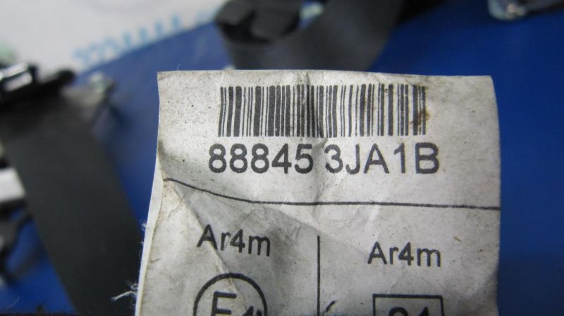 Ремень безопасности задний QX60/JX35 12-20