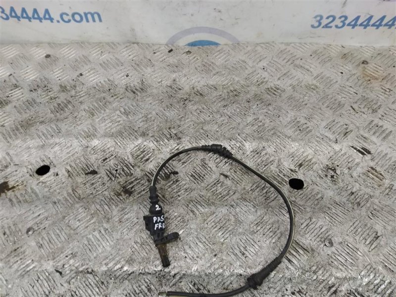 Датчик ABS передний правый PASSAT B7 11-15