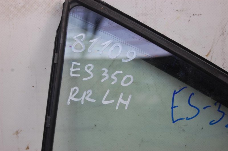 Стекло двери глухое заднее левое ES350 06-12
