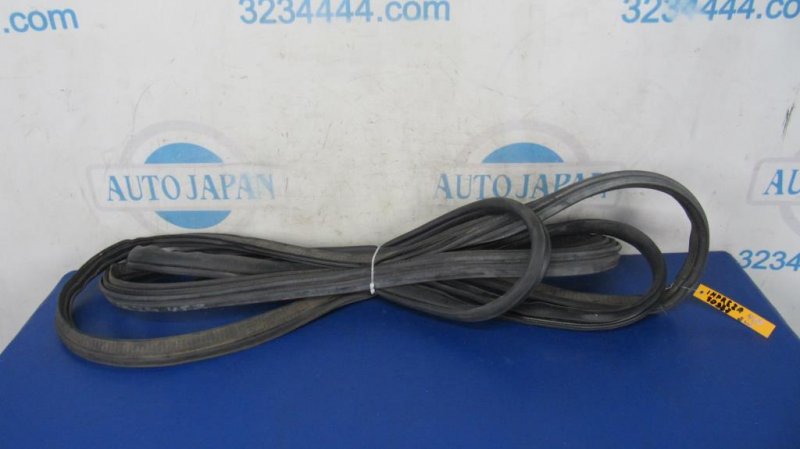 Запчасть уплотнитель двери SUBARU IMPREZA 11-17 2015 Хетчбек 2.0 Б/У Уплотнитель двери SUBARU IMPREZA 11-17 2015 Хетчбек 2.0 Б/У