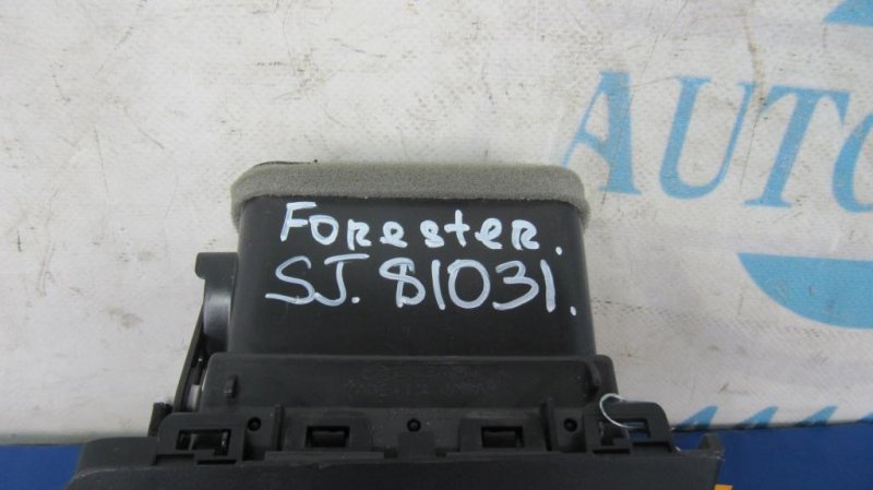 Дефлектор воздушный правый FORESTER 12-19