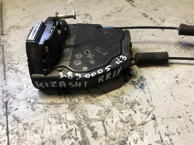 Запчасть замок двери задний левый SUZUKI KIZASHI 09-14 2011 Седан 2.4 82350-57L13 Б/У Замок двери задний левый SUZUKI KIZASHI 09-14 2011 Седан 2.4 82350-57L13 Б/У