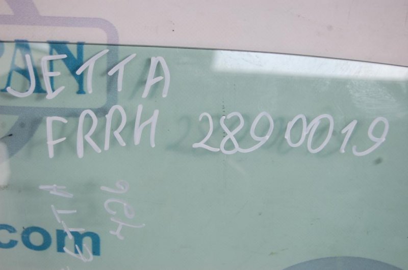 Стекло двери переднее правое JETTA USA 10-17 2014 162 2.0 CBPA