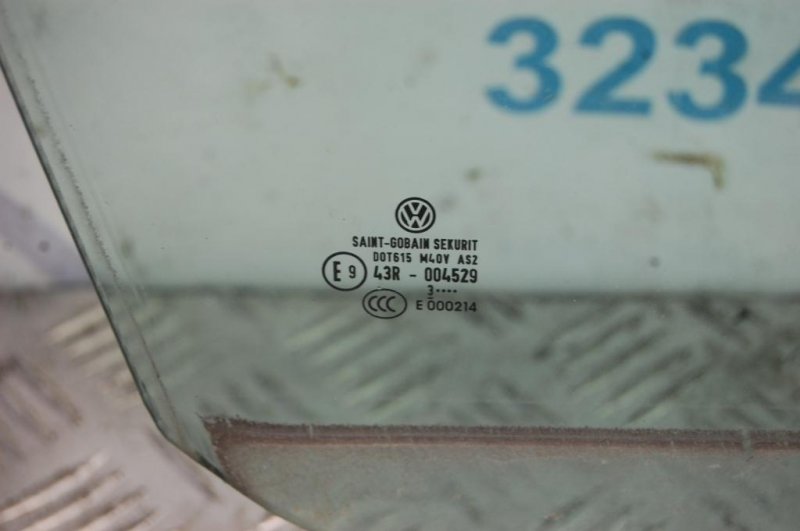 Стекло двери переднее правое VOLKSWAGEN JETTA USA 10-17 162 2.0 CBPA