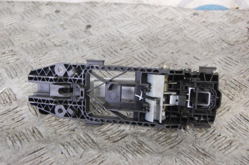 Ручка двери наружная передняя правая VOLKSWAGEN JETTA USA 10-17 162 2.0 CBPA