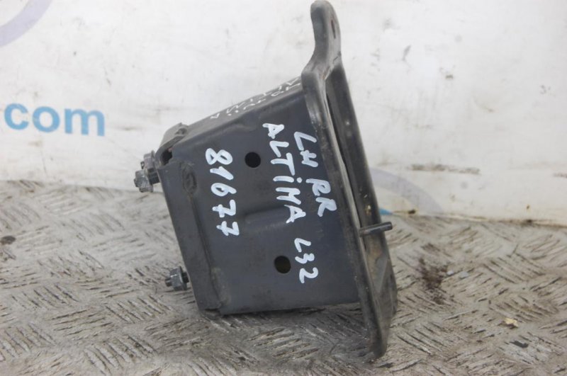 Кронштейн усилителя переднего бампера передний левый NISSAN ALTIMA L32 07-12 62211-JA00A Б/У