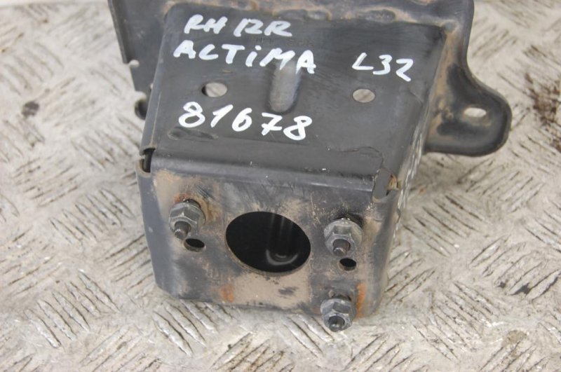 Кронштейн усилителя переднего бампера правый NISSAN ALTIMA L32 07-12