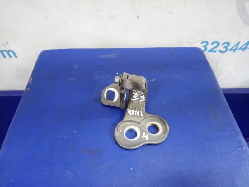 Петля двери верхняя передняя левая FORD FOCUS 10-18 Б/У