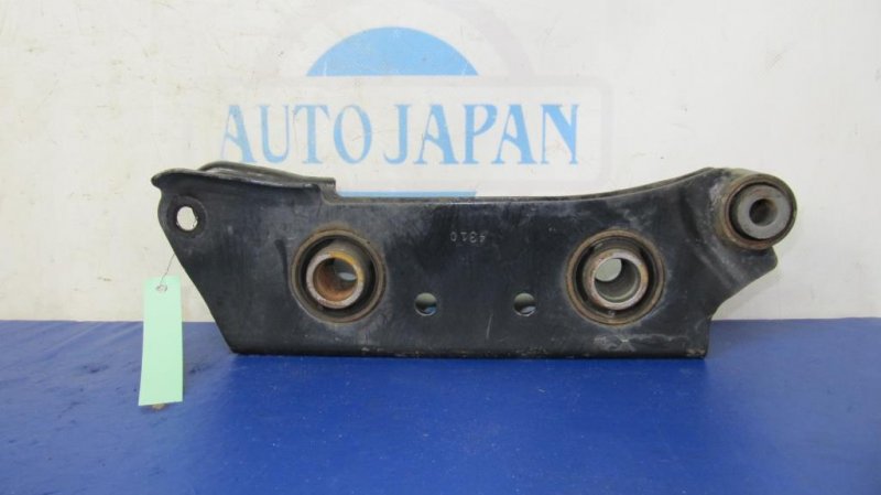 Рычаг задней подвески поперечный нижний задний левый NISSAN ALTIMA L33 12-18 L33 2.5