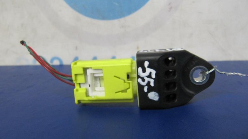 Запчасть датчик удара TOYOTA CAMRY 55 14-17 89831-06060 Б/У Датчик удара TOYOTA CAMRY 55 14-17 89831-06060 Б/У