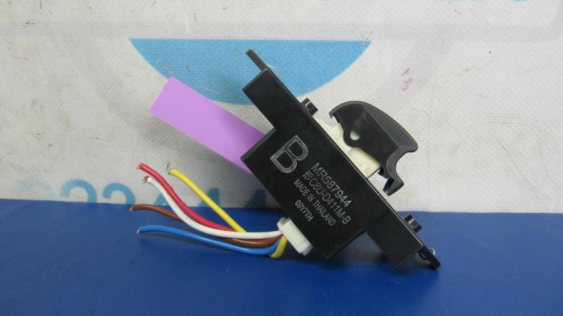 Кнопка стеклоподъемника MITSUBISHI OUTLANDER XL 05-13