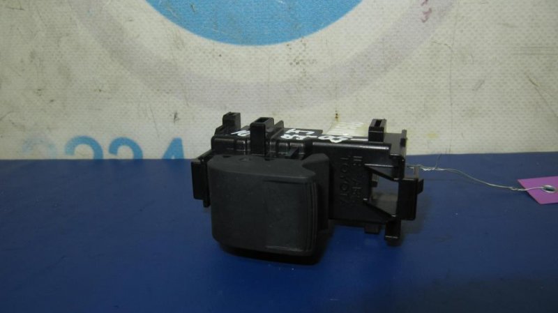 Кнопка стеклоподъемника TOYOTA CAMRY 50 12-15 74271-06280 Б/У