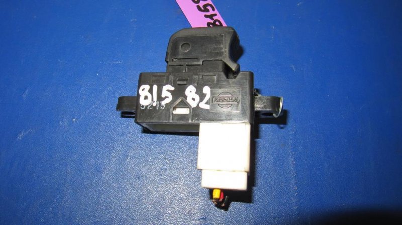 Запчасть кнопка стеклоподъемника INFINITI FX/QX70 S51 08-17 25411-AX600 Б/У Кнопка стеклоподъемника INFINITI FX/QX70 S51 08-17 25411-AX600 Б/У