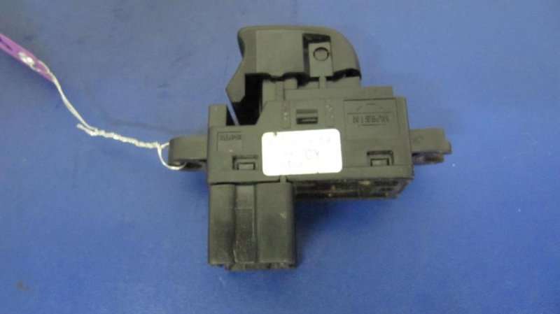 Кнопка стеклоподъемника NISSAN LEAF 10-17