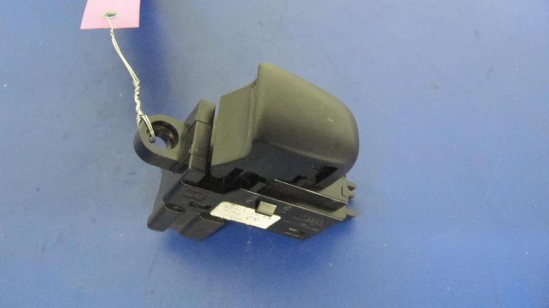 Кнопка стеклоподъемника LEAF 10-17