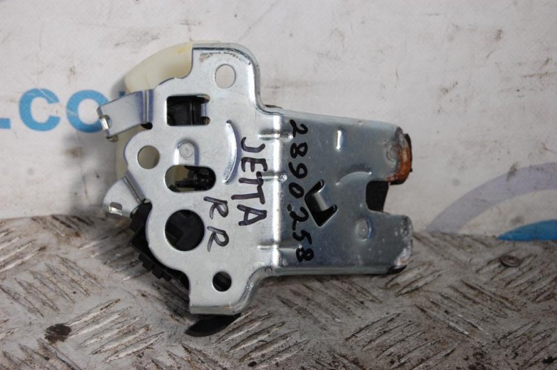 Замок крышки багажника VOLKSWAGEN JETTA USA 10-17 5C6 827 505 C Б/У