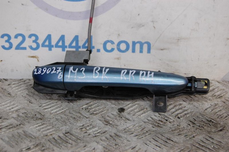 Запчасть ручка двери наружная задняя правая MAZDA 3 BK 03-08 GJ6A-58-410H11 Б/У Ручка двери наружная задняя правая MAZDA 3 BK 03-08 GJ6A-58-410H11 Б/У