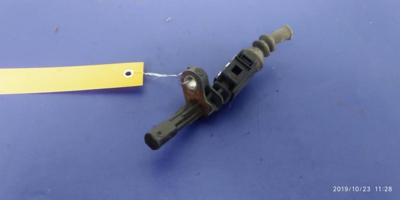 Датчик ABS задний правый JETTA USA 10-17