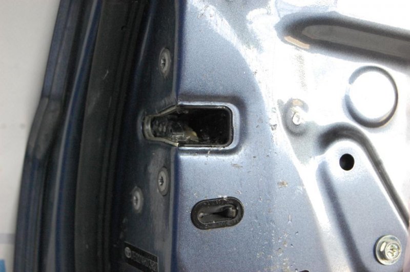 Дверь задняя левая HIGHLANDER 01-07 2006 ACU20 2.4 2AZFE