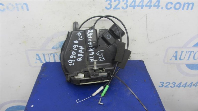 Запчасть замок двери задний правый TOYOTA HIGHLANDER 01-07 2006 ACU20 2.4 2AZFE 69050-48030 Б/У Замок двери задний правый TOYOTA HIGHLANDER 01-07 2006 ACU20 2.4 2AZFE 69050-48030 Б/У