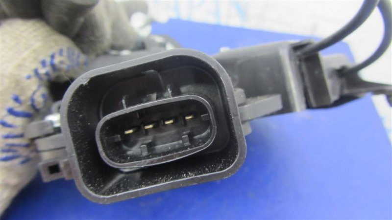 Замок двери задний правый HIGHLANDER 01-07 2006 ACU20 2.4 2AZFE Замок двери задний правый HIGHLANDER 01-07 2006 ACU20 2.4 2AZFE