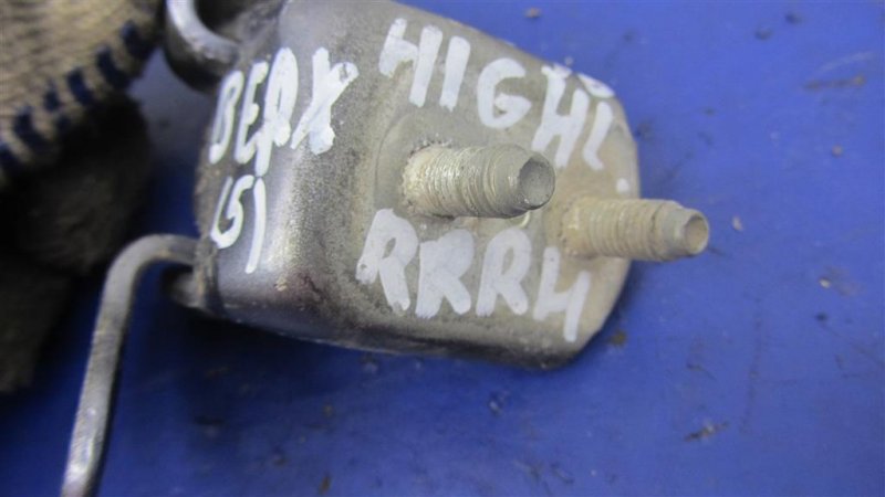 Петля двери верхняя задняя правая TOYOTA HIGHLANDER 01-07 ACU20 2.4 2AZFE