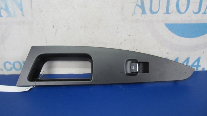 Запчасть кнопка стеклоподъемника FORD FUSION 14- DG9Z-14529-AB Б/У Кнопка стеклоподъемника FORD FUSION 14- DG9Z-14529-AB Б/У