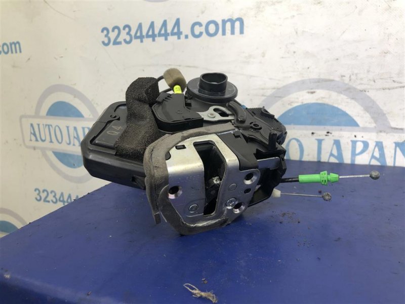 Замок двери задний левый IS250/350 05-13 2010 Седан 2.5