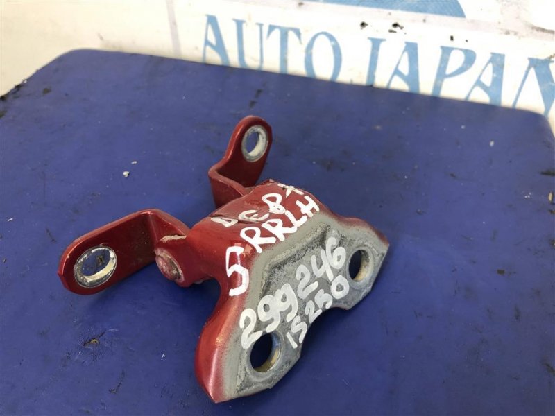 Петля двери верхняя задняя левая LEXUS IS250/350 05-13 2010 Седан 2.5 68760-20121 Б/У