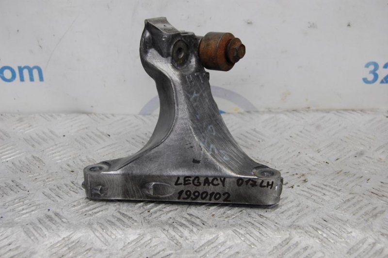 Кронштейн КПП SUBARU LEGACY BN 14-18 2017 Седан 2.5 30450AA010 Б/У